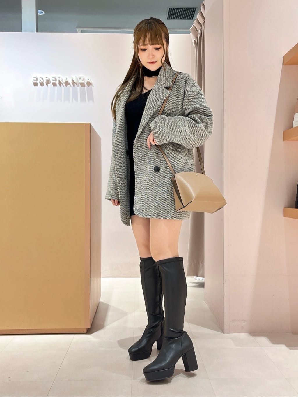 このかさんの「ESPERANZA｜かるいかばん スクエアショルダーバッグ」を使ったコーディネート