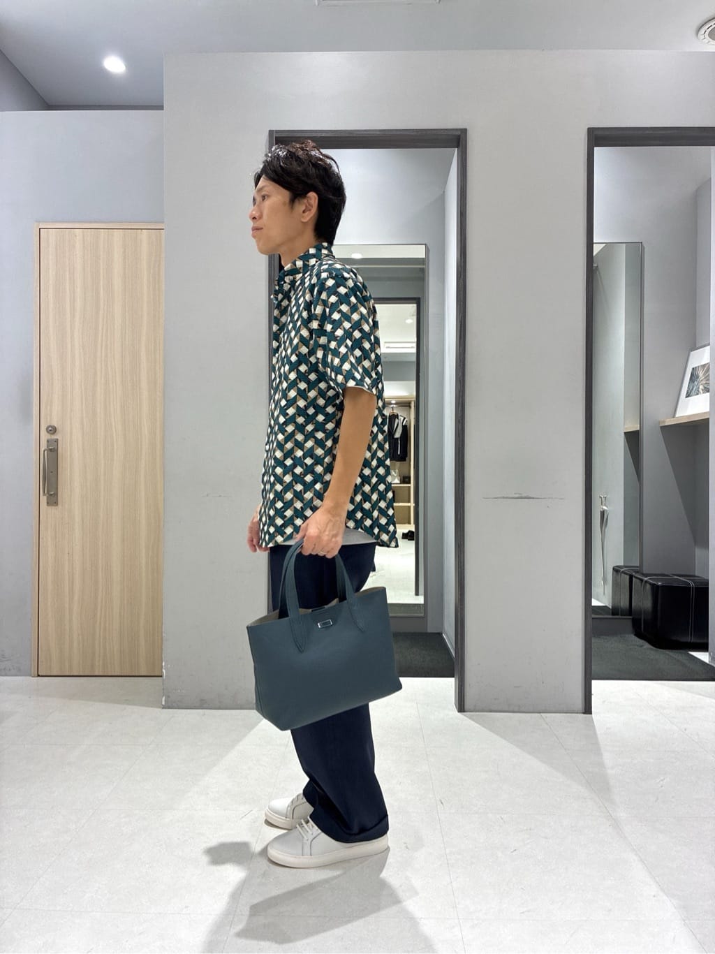 わいずみさんの「TAKEO KIKUCHI｜【COOL CITY WEAR】籠目アート柄 サッカーシャツ /通気性」を使ったコーディネート