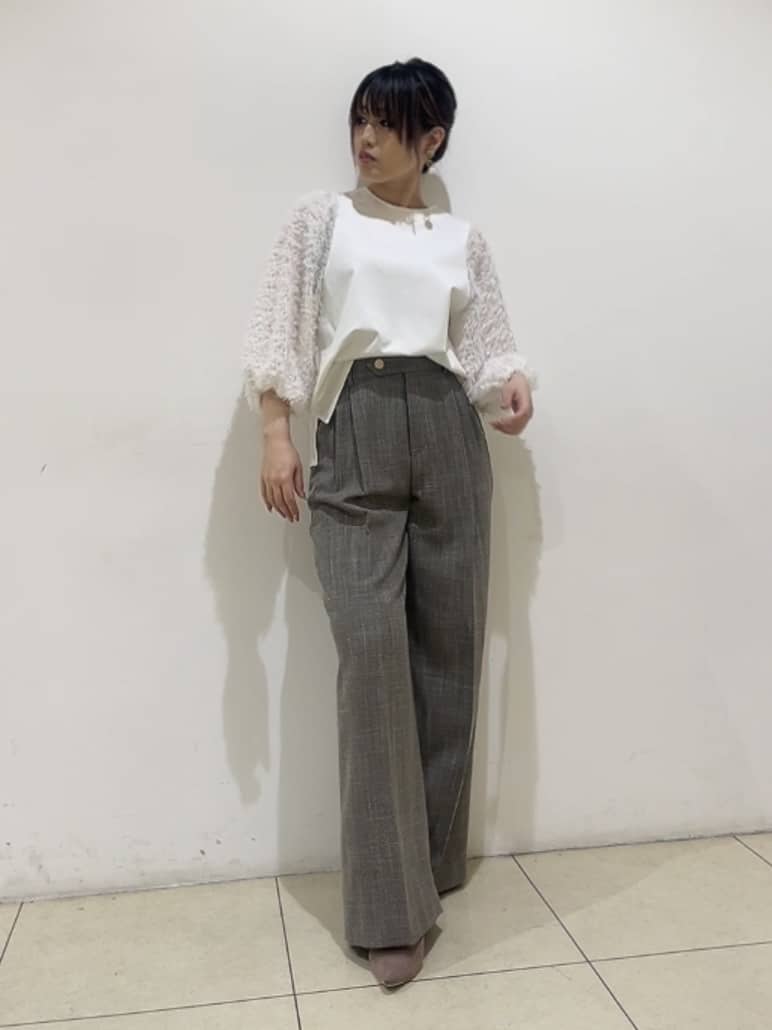 watanabeさんの「UNTITLED｜【丸首/Tシャツ風/短丈】シャギースリーブ ポンチカットソー」を使ったコーディネート