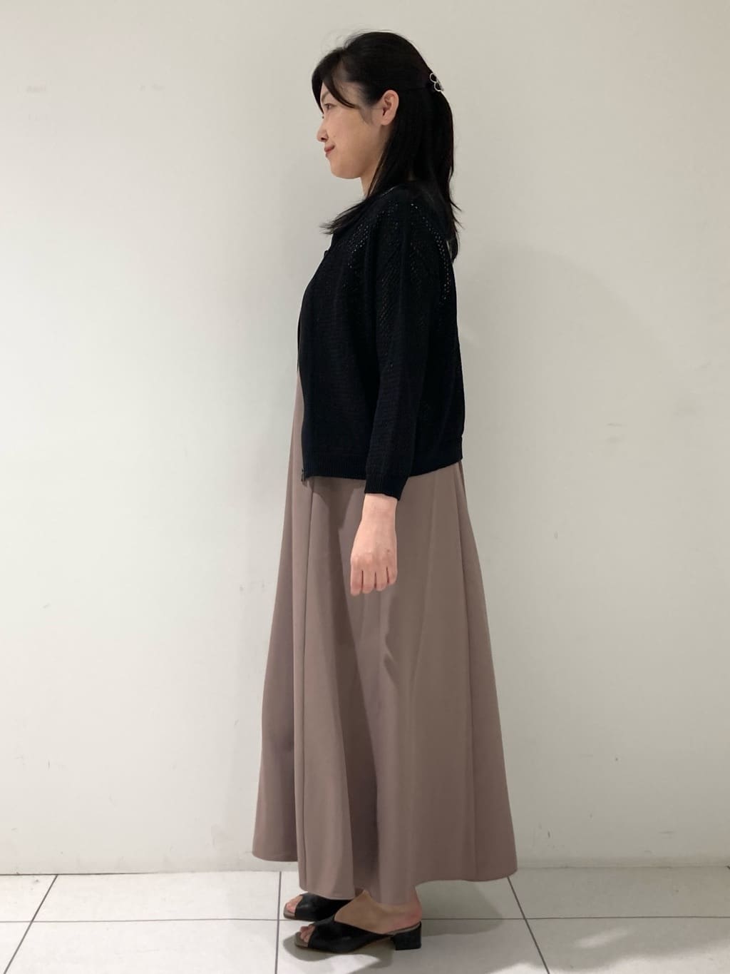 momokoさんの「INDIVI｜【UVケア】エアリージョーゼット キャミワンピース」を使ったコーディネート