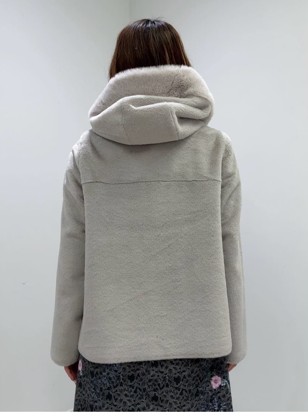 Suma Una本部スタッフさんの「SunaUna｜◆【冬を彩る異素材フェイクファーアウター】」を使ったコーディネート