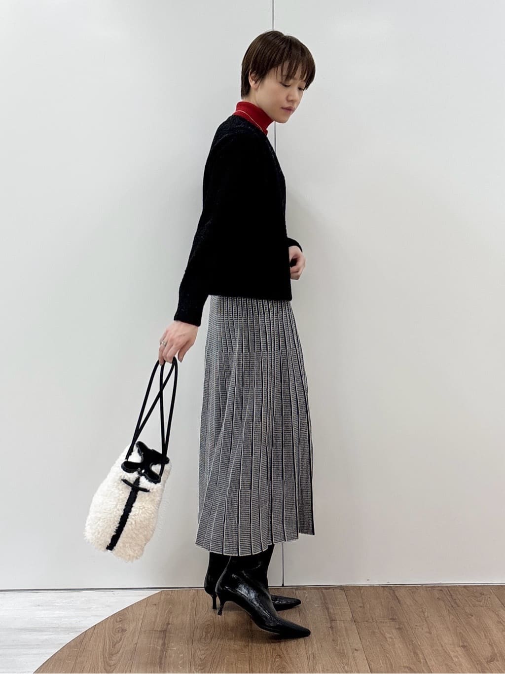 kanaeさんの「INDIVI｜【洗える】ラメニットカーディガン」を使ったコーディネート