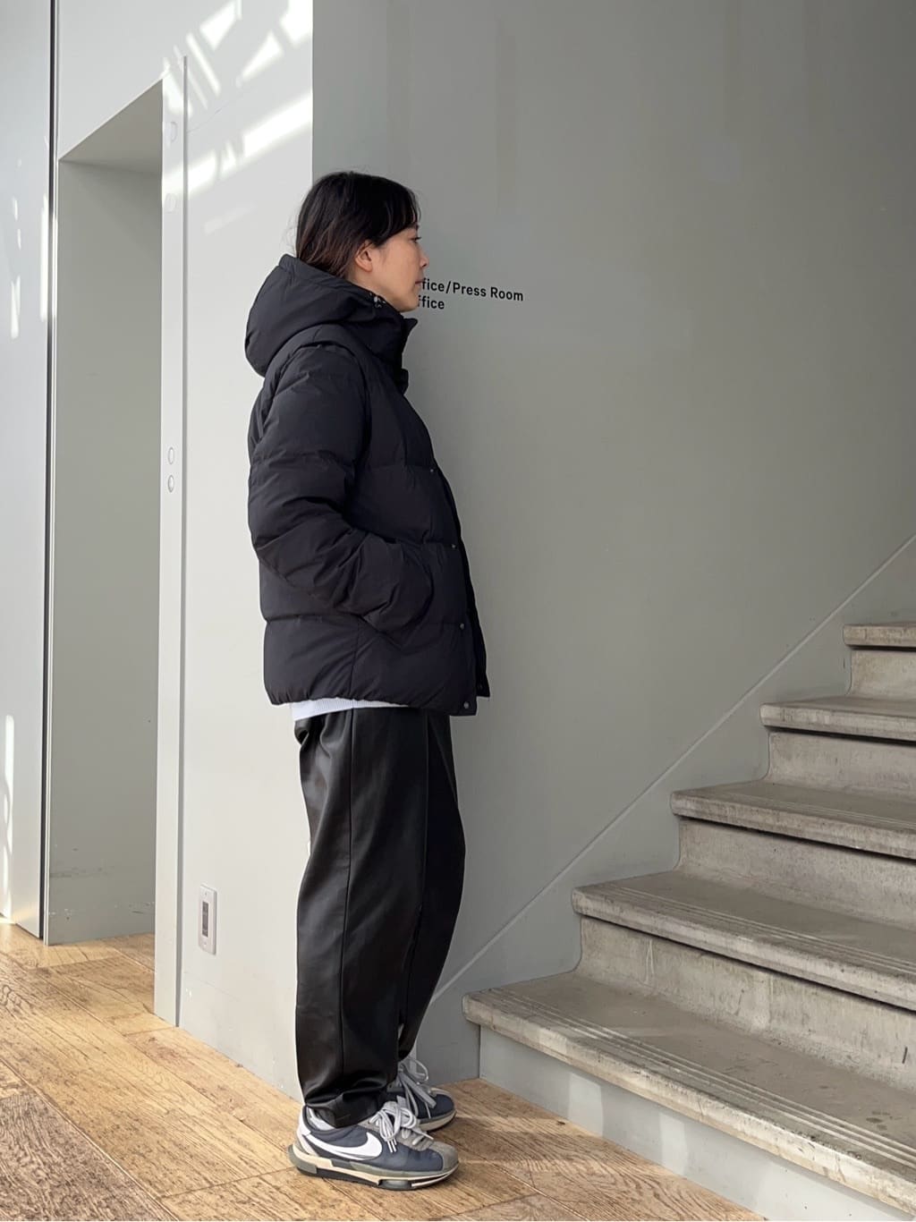 神野（jinno）さんの「TAKEO KIKUCHI｜【Air Palette Knit】ワンポイント カラーニット プルオーバー」を使ったコーディネート