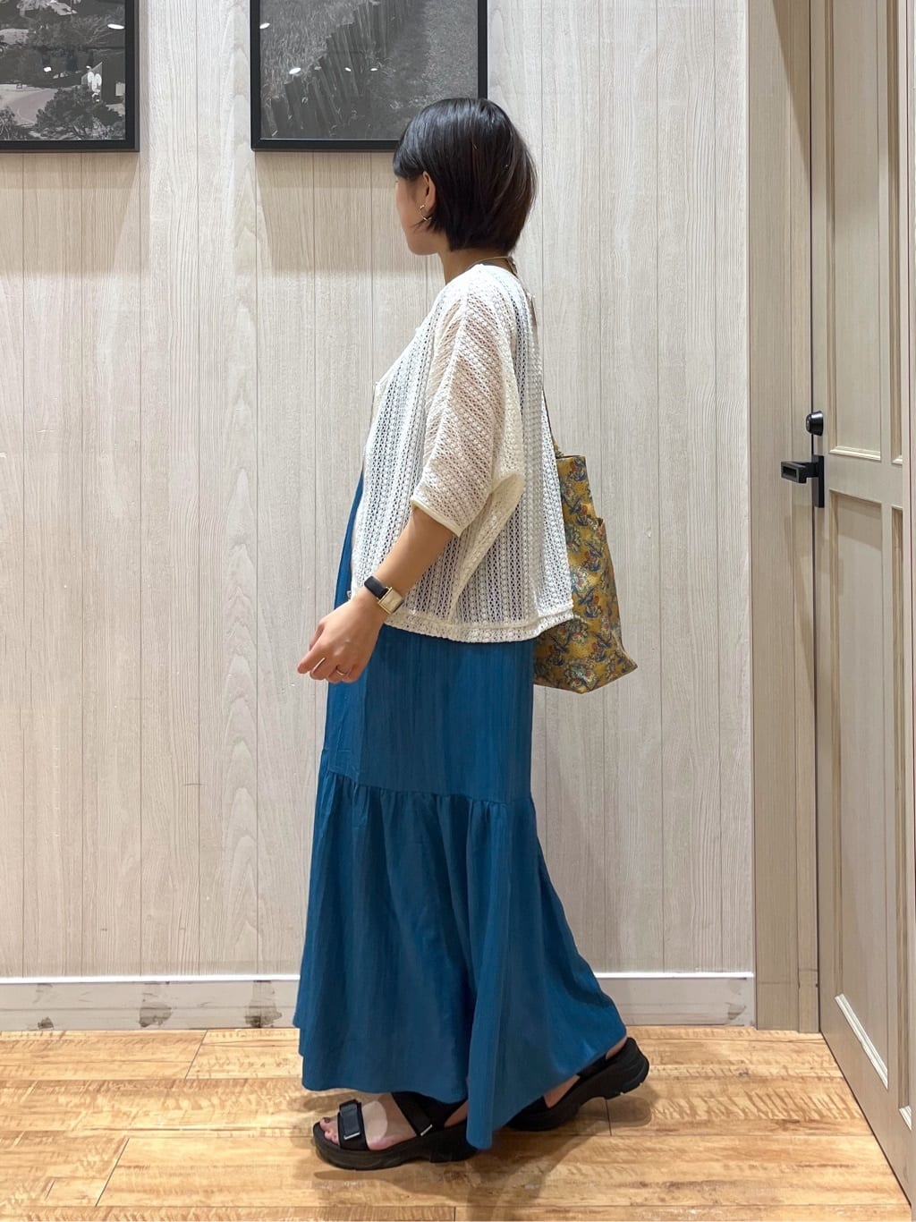 shirayuuuさんの「SHOO･LA･RUE｜【洗える/S-LL】季節の変わり目に 透かし柄が涼やか ジップブルゾン」を使ったコーディネート