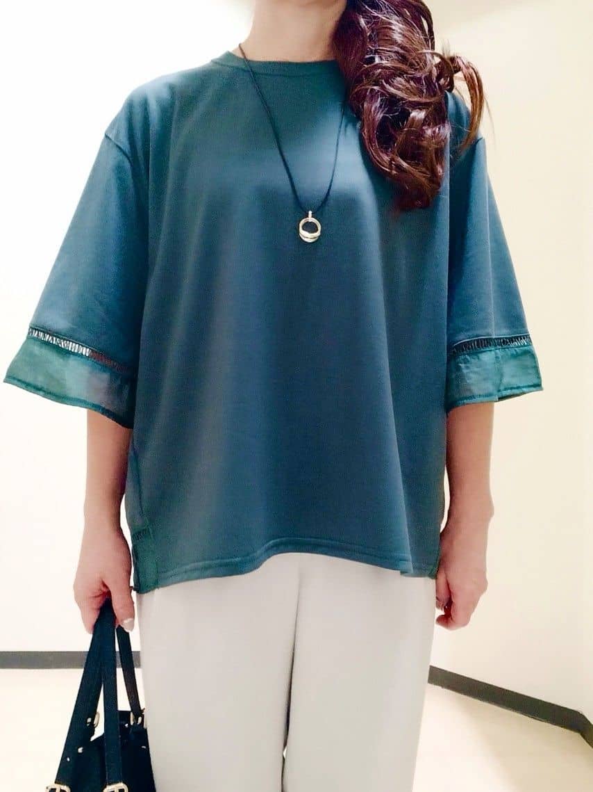 花さんの「Reflect｜【E‐QUALITY／体型カバー】シアー&times;レースデザインプルオーバー」を使ったコーディネート