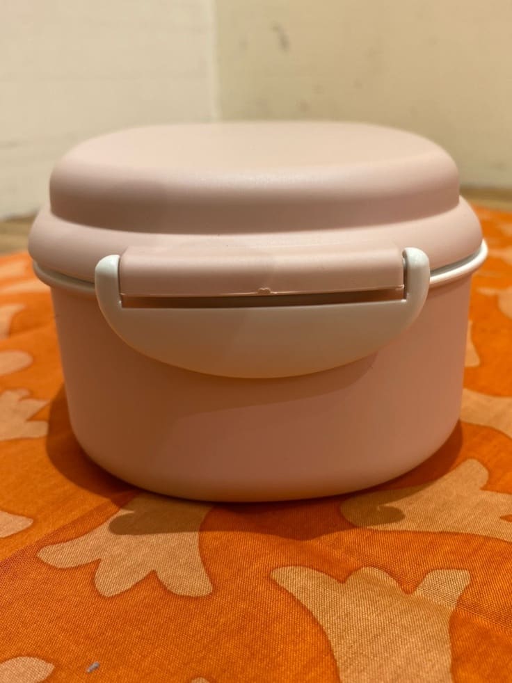 fooさんの「212 KITCHEN STORE｜さっと洗えるお弁当箱 プレミアム 730 カーキグリーン」を使ったコーディネート