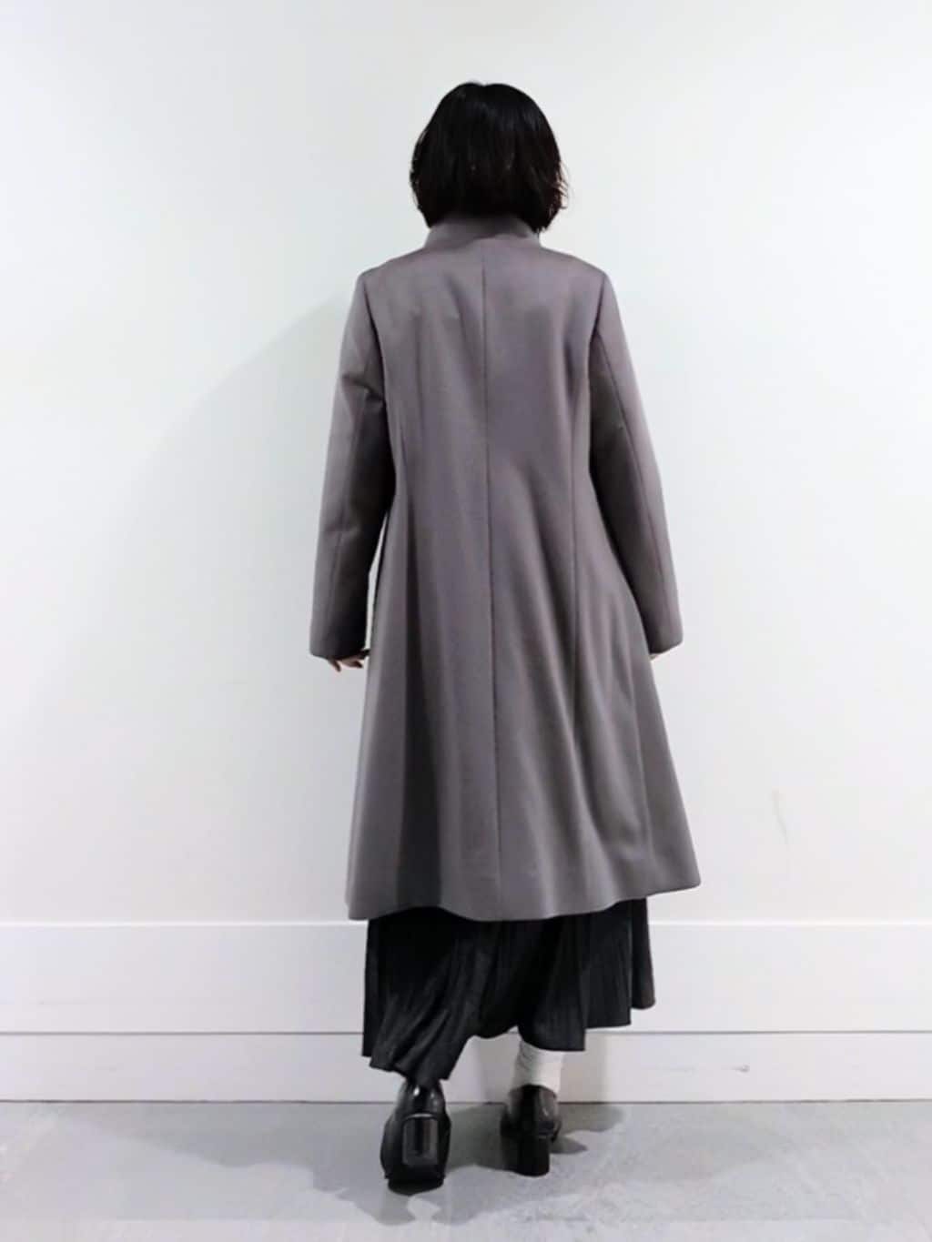 ミズタさんの「UNTITLED｜【きれいめ/スタイリッシュ】2WAYスタンドカラーロングコート」を使ったコーディネート