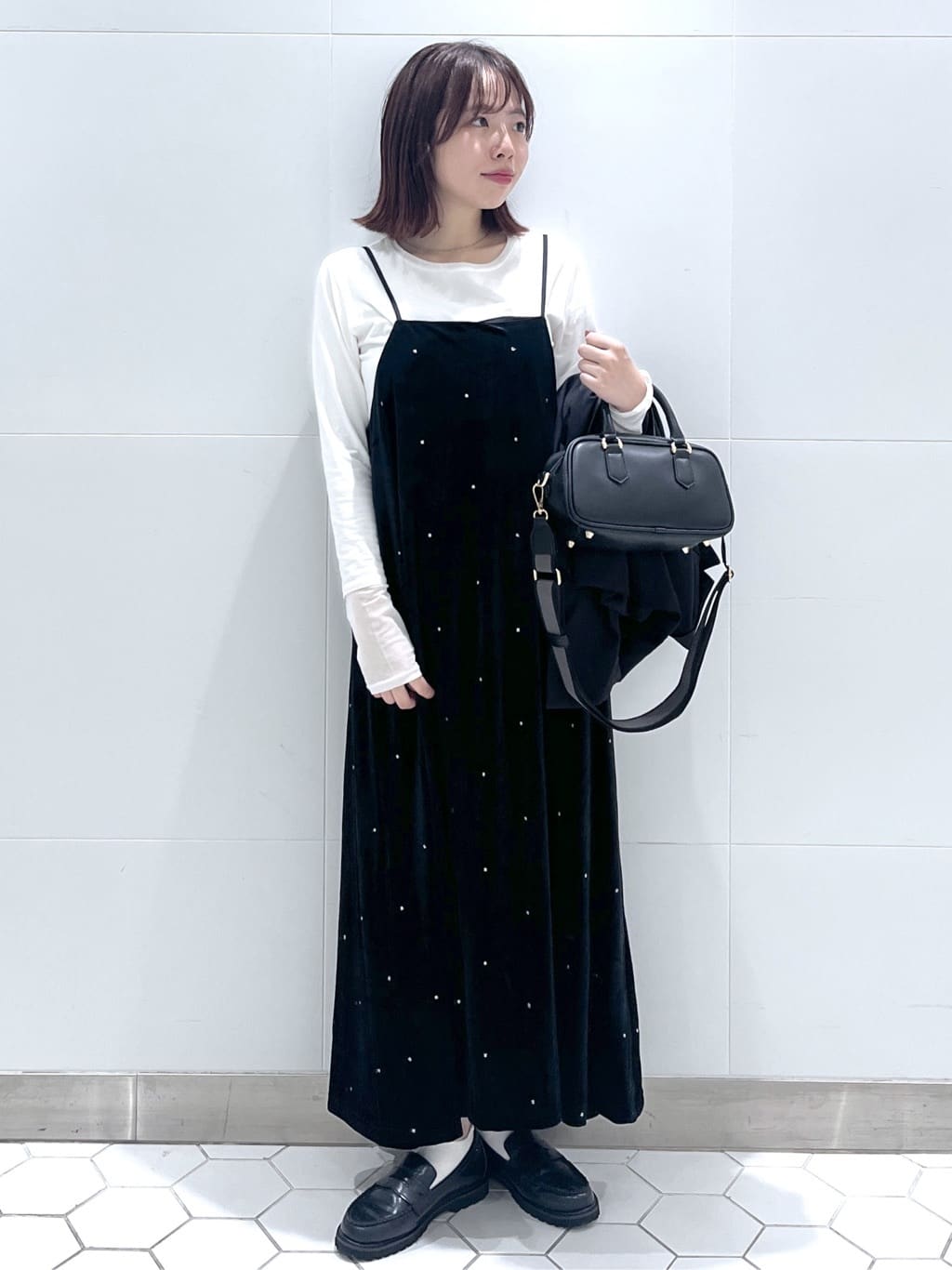 Makinoさんの「Dessin｜【前後2WAY/洗える】ベロアワンピース」を使ったコーディネート