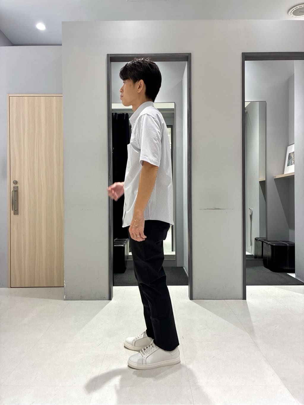 わいずみさんの「TAKEO KIKUCHI｜【3D ナイロン ストレッチ】ジップアップ フードブルゾン」を使ったコーディネート