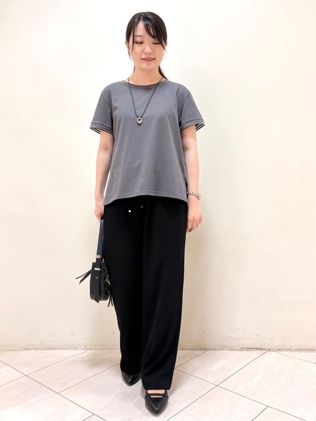mikiさんの「Reflect｜【インナーにおすすめ◎】シアーネックデザインプルオーバー」を使ったコーディネート