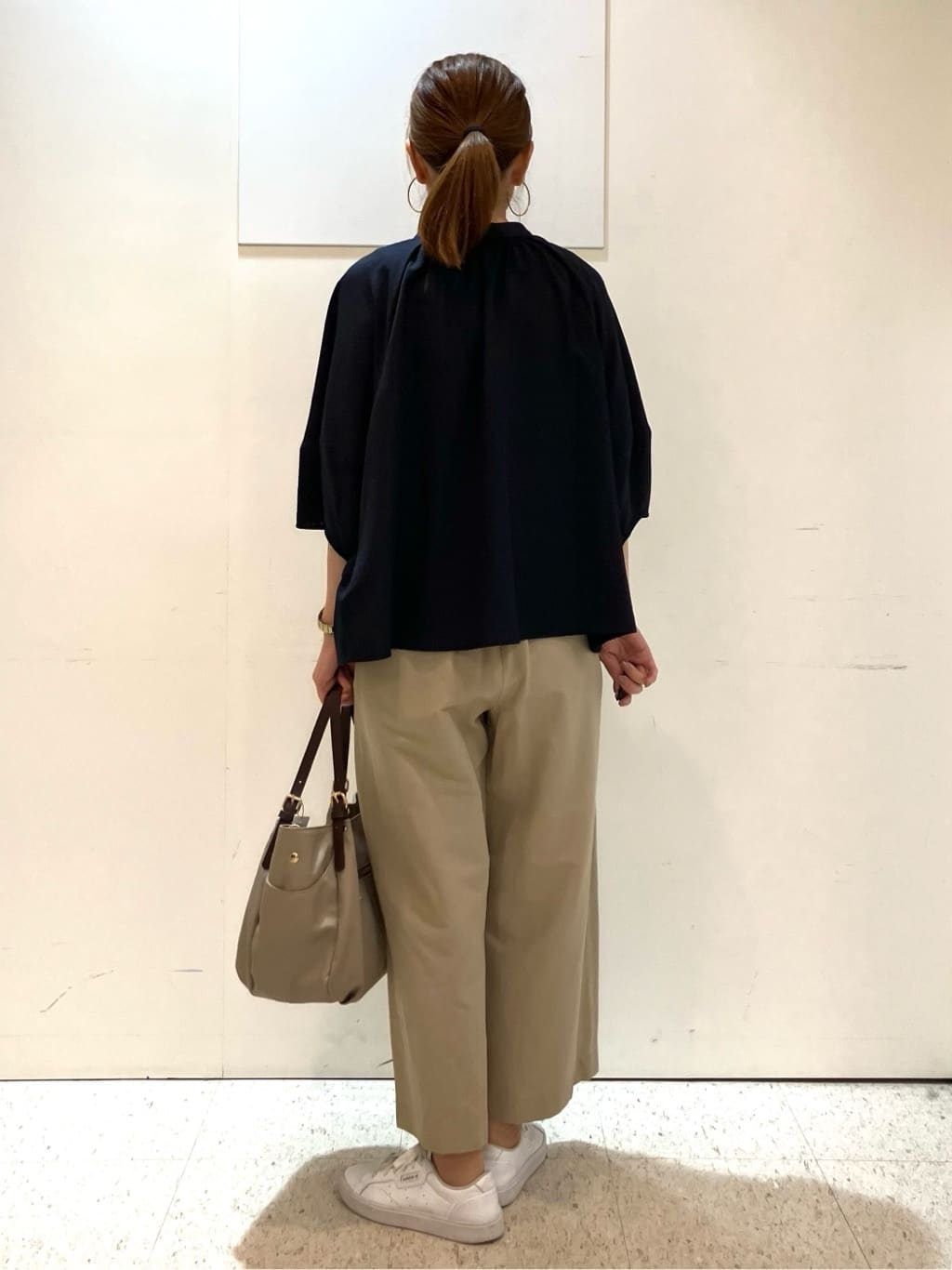 kozuさんの「Reflect｜【体型カバー／ゆったり着られる◎】バンドカラー七分袖ブラウス」を使ったコーディネート