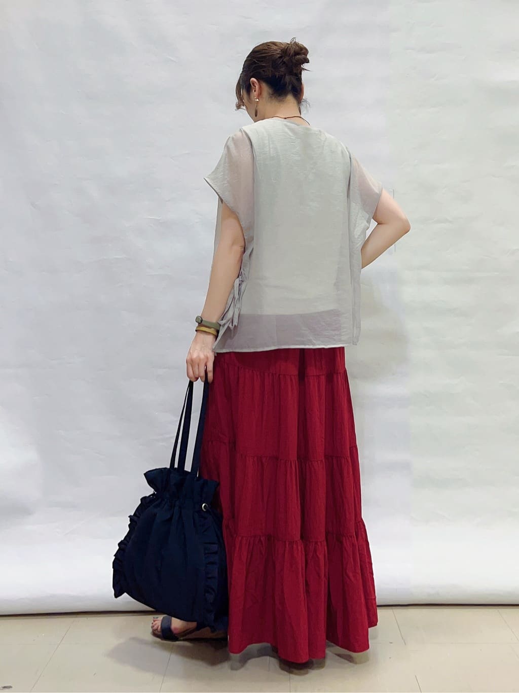 まっつんさんの「SHOO･LA･RUE｜【洗える/S-LL】上品なシアー感 レイヤード風トップス」を使ったコーディネート