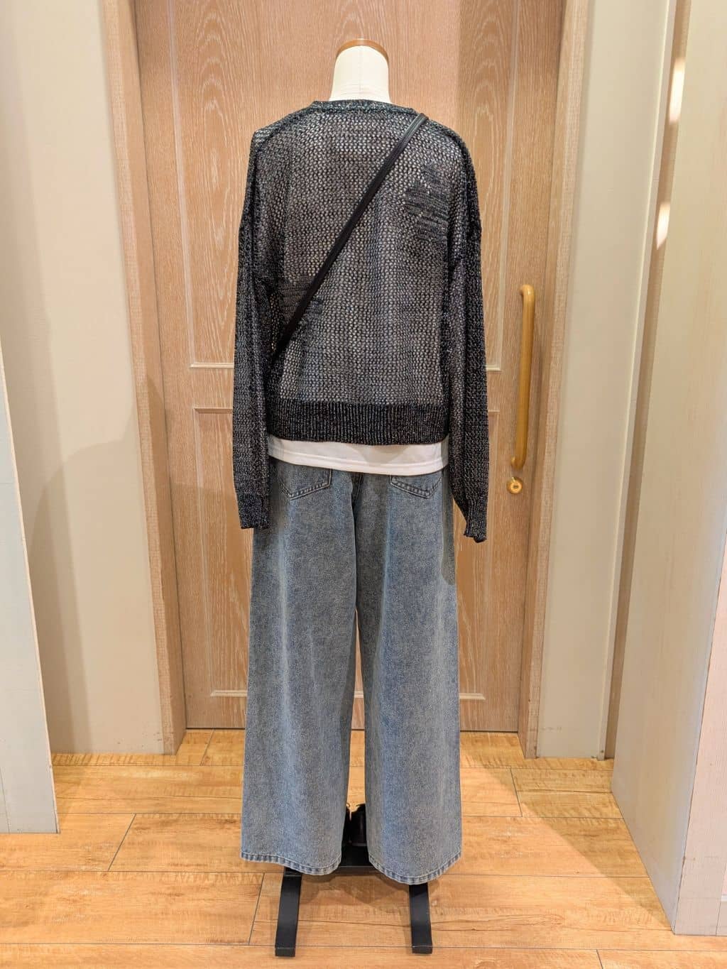 ケイさんの「SHOO･LA･RUE｜【2点セット】ラメメッシュニットカーディガン＋ロンTセット」を使ったコーディネート