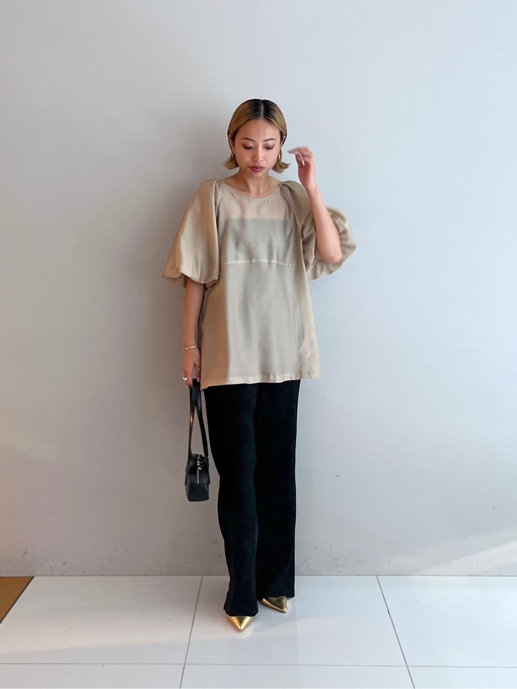 Harukaさんの「INDIVI｜ボリュームスリーブブラウス」を使ったコーディネート
