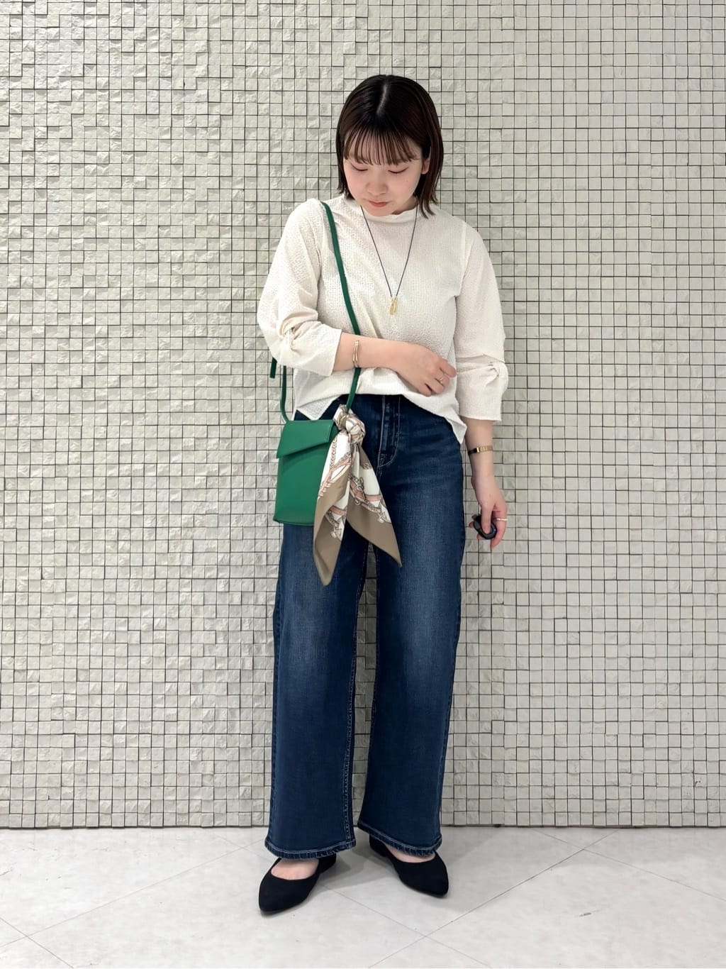 sakuさんの「INDIVI｜【UVケア／吸汗速乾】スリーブデザインブラウス」を使ったコーディネート