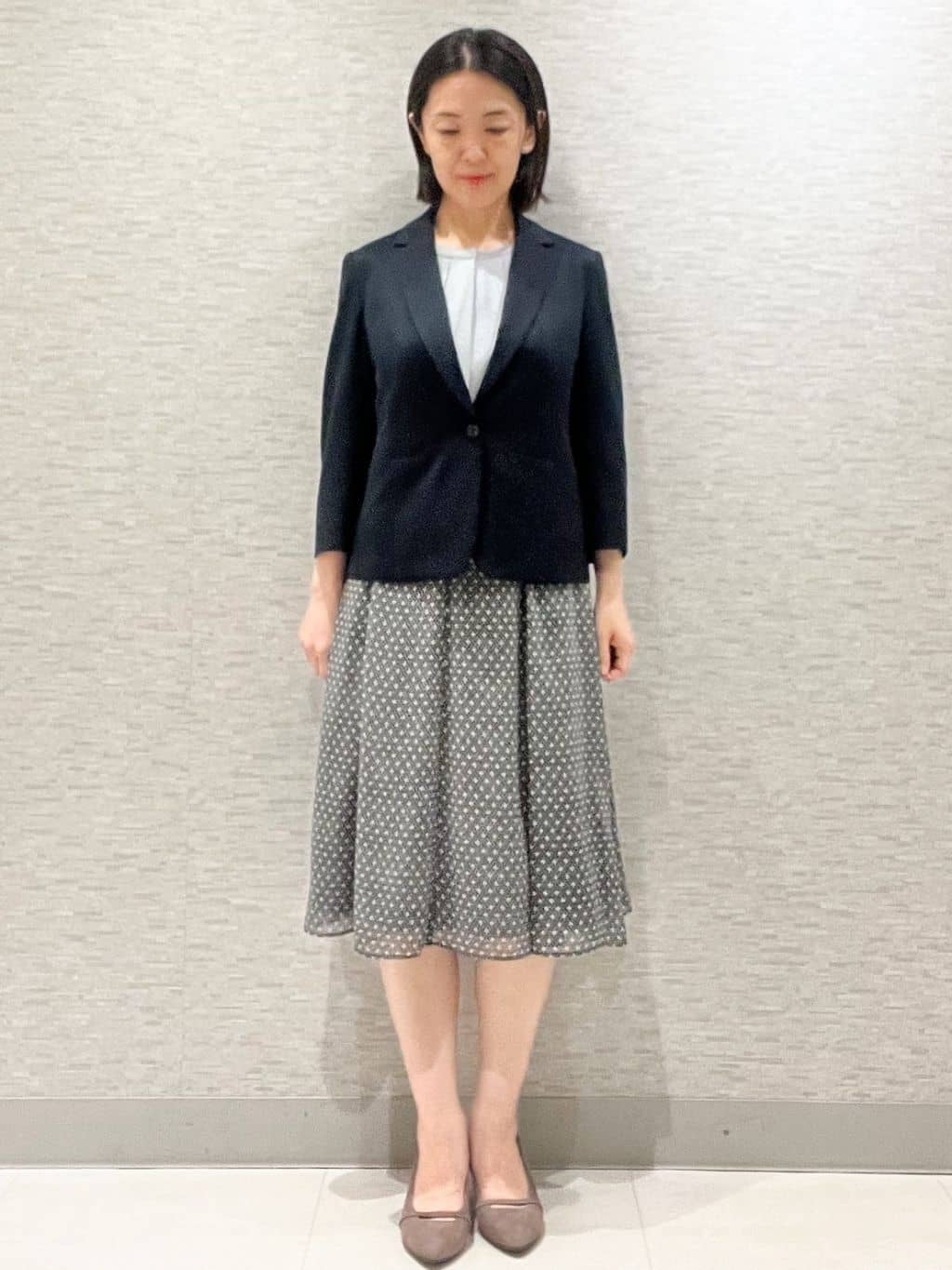 marikoさんの「Reflect｜【一枚着で着映え◎／ジャケットのインナーにも】フロント開きブラウス」を使ったコーディネート