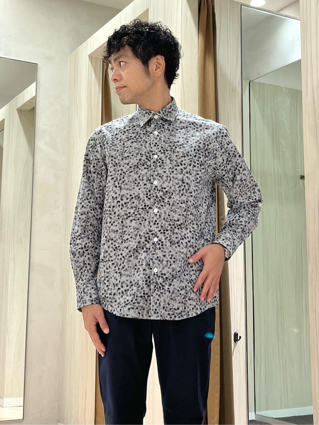 URAさんの「TAKEO KIKUCHI｜【Made in JAPAN】播州織 ヘリンボン ストレート パンツ」を使ったコーディネート