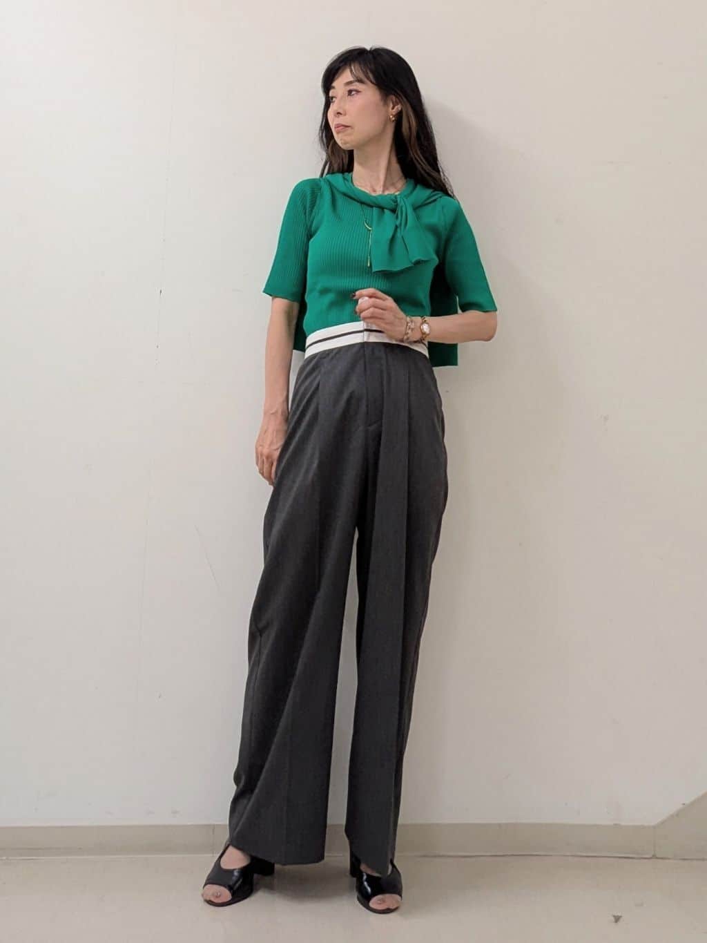 miiさんの「INDIVI｜【ウール調素材】ベルトデザインワイドパンツ」を使ったコーディネート
