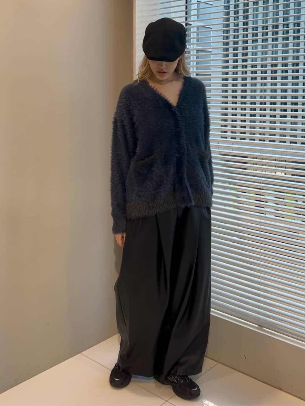 mさんの「tk.TAKEO KIKUCHI｜バイカラーフェザーニットカーディガン」を使ったコーディネート