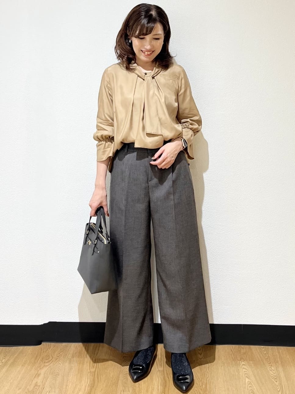 ayaさんの「Reflect｜【キレイめスタイル／通勤におすすめ◎】ボウタイシャンブレーカラーブラウス」を使ったコーディネート