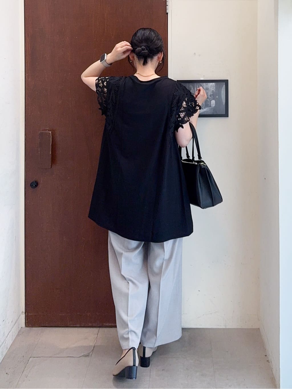 𝐇𝐢𝐫𝐨𝐦𝐢さんの「SHOO･LA･RUE｜【S-LL】上品華やか お袖レースチュニックトップス」を使ったコーディネート