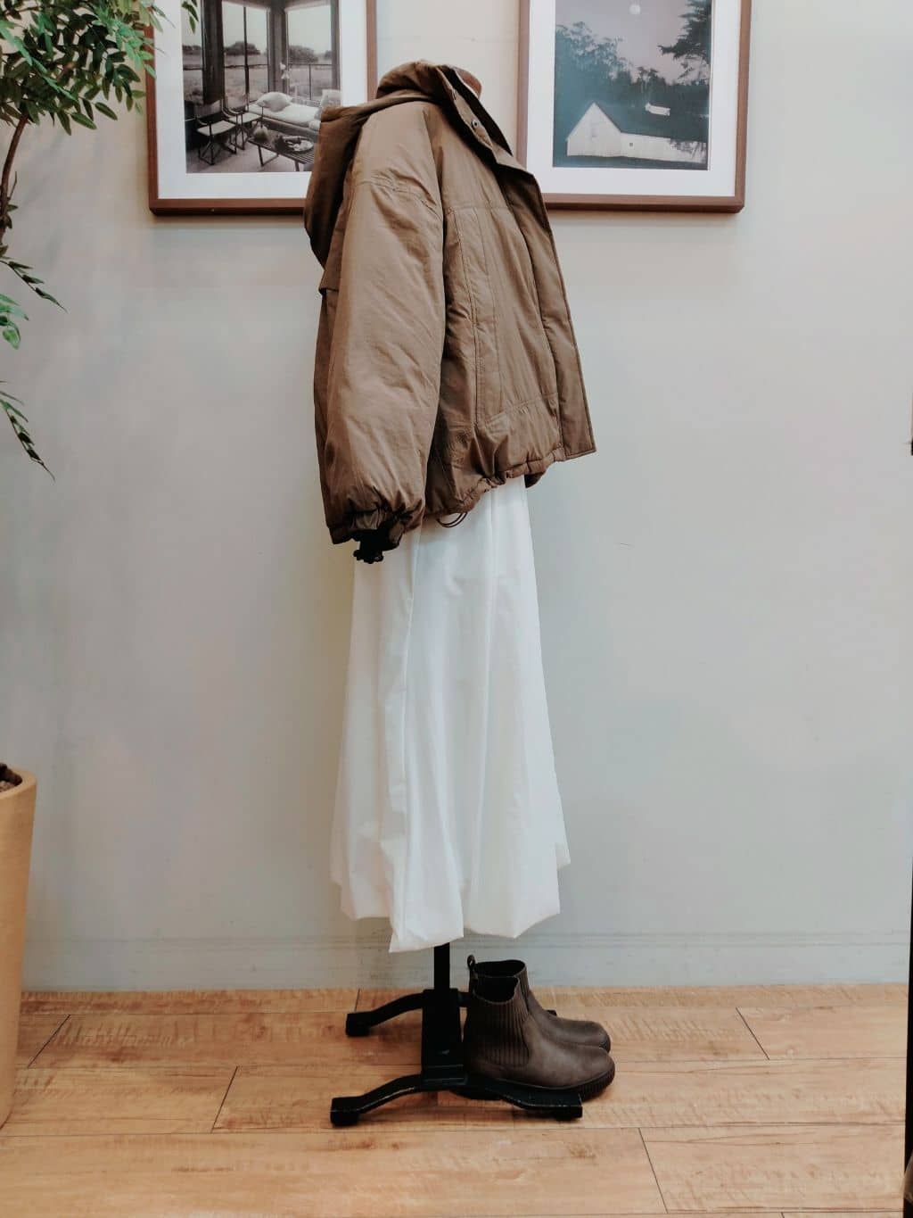 みうらさんの「SHOO･LA･RUE｜【撥水/あったか】たっぷり着られる 中綿モンスターショートコート」を使ったコーディネート