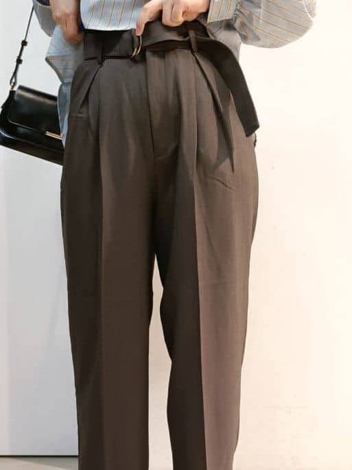 あんさんの「THE SHOP TK｜【後ろ姿もサマになる】ストライプ バックシャーリングシャツ/体型カバー/洗える」を使ったコーディネート