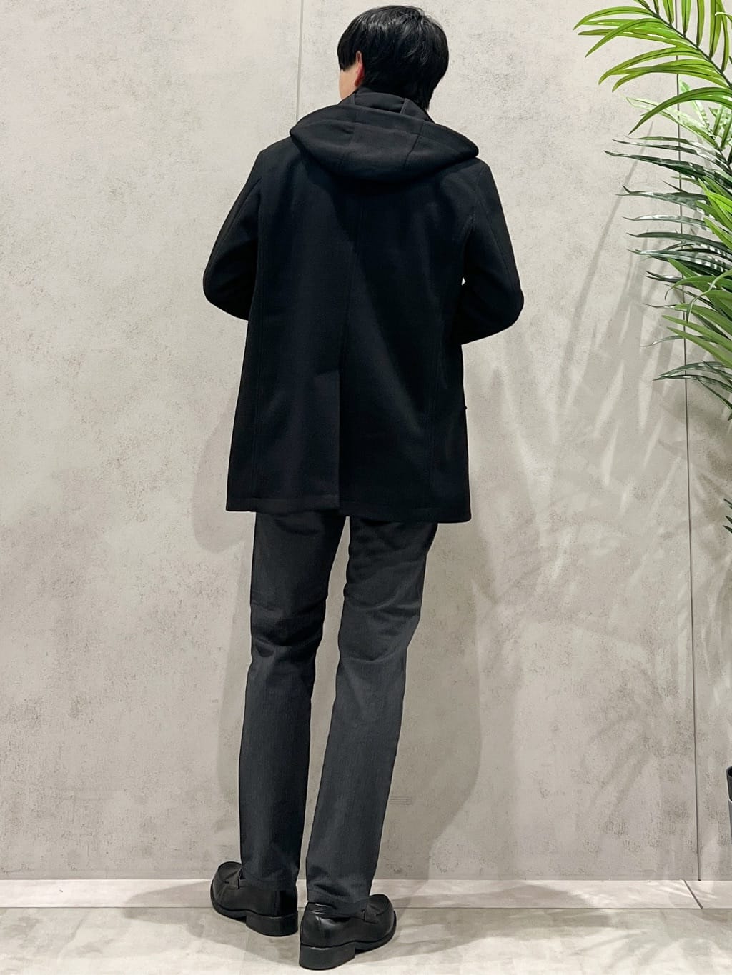 SHI-MAさんの「THE SHOP TK｜【冬のビジネスシーンに最適】モックネックニット」を使ったコーディネート