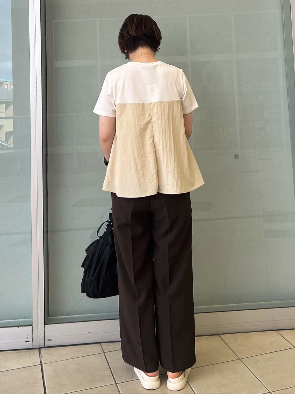 yo-koさんの「OPAQUE.CLIP｜ウエストサテン使いイージーワイドパンツ【洗濯機洗い可】」を使ったコーディネート