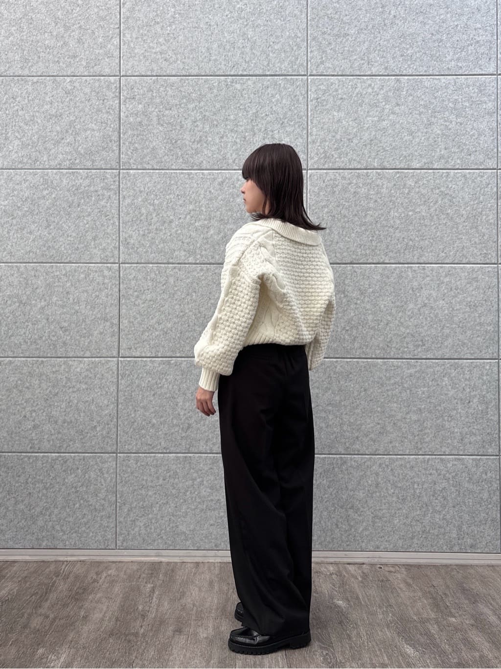 erikaさんの「INDIVI｜スキッパーフォルムニット」を使ったコーディネート