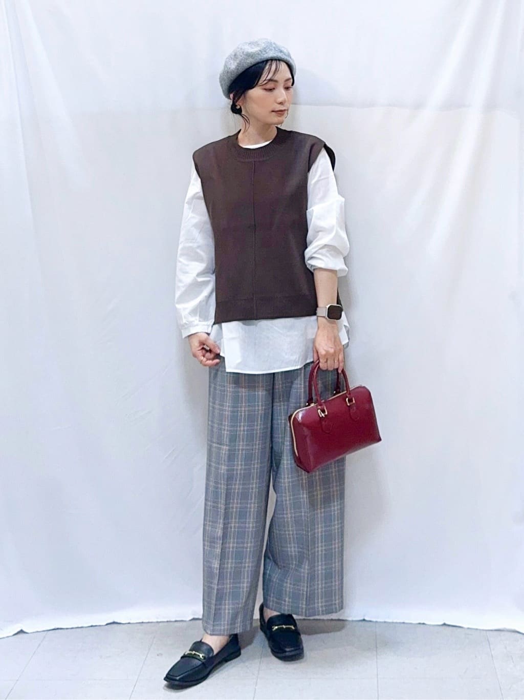 𝐇𝐢𝐫𝐨𝐦𝐢さんの「SHOO･LA･RUE｜【洗濯機可/S-LL】すっきり上品きれい見え タックワイドパンツ」を使ったコーディネート