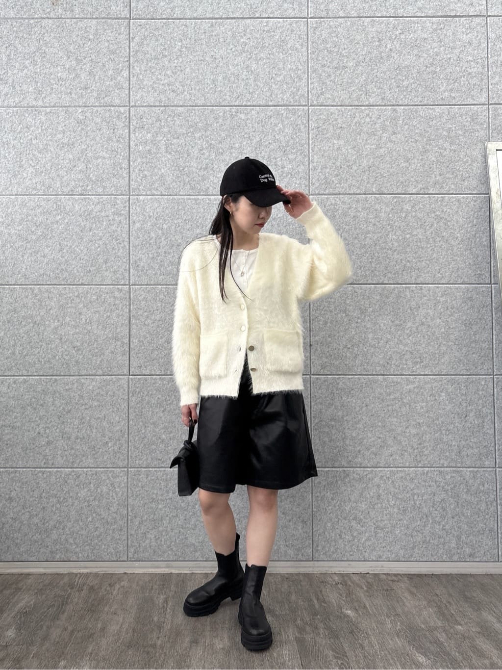 ひなさんの「INDIVI｜カットアウトカットソー」を使ったコーディネート