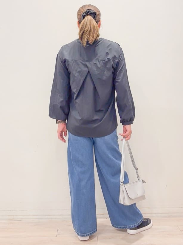 naoさんの「SHOO･LA･RUE｜【S-LL】インせず決まる 背中タック入り パフ袖トップス」を使ったコーディネート