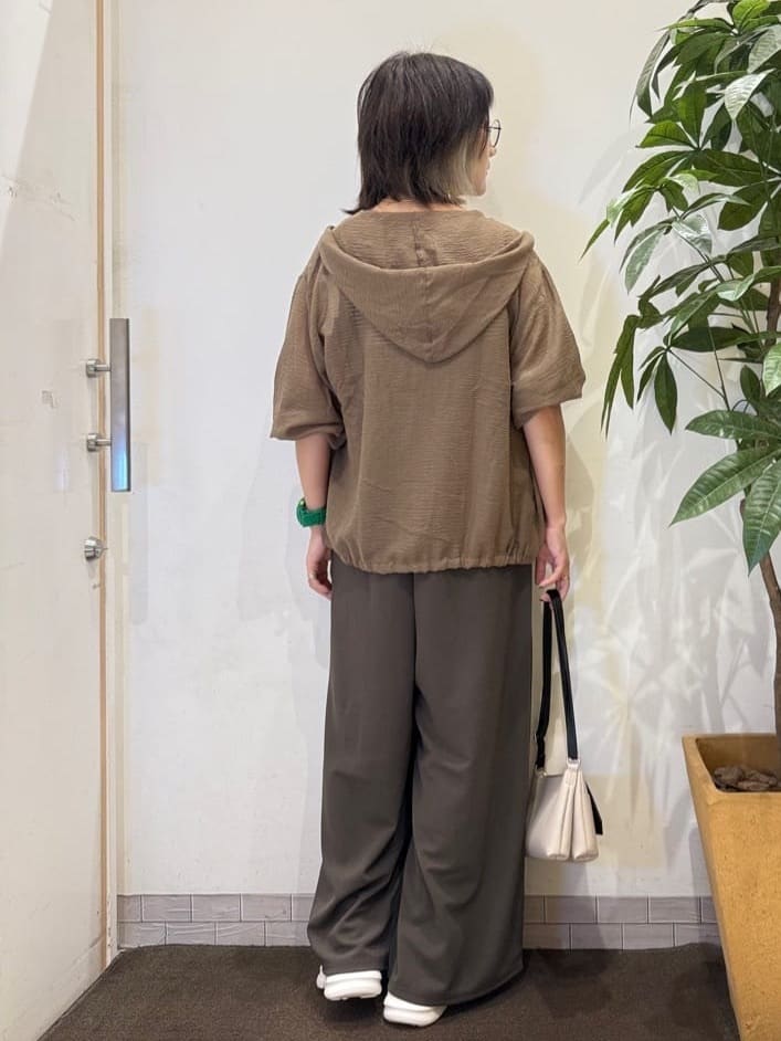 misakiさんの「SHOO･LA･RUE｜【S-LL】柔らかシアーでこなれるフーディブルゾン」を使ったコーディネート