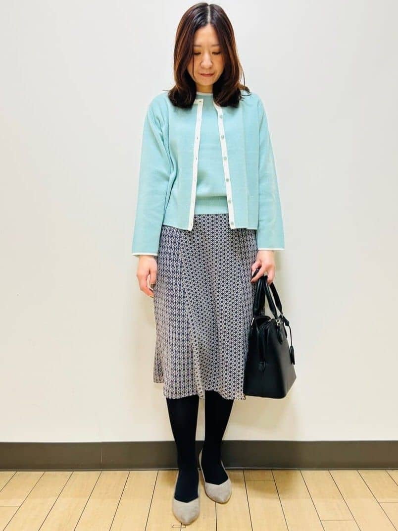 miiiさんの「Reflect｜【秋映え／単品使い◎／すっきり見え】ブローチ付きニットアンサンブル」を使ったコーディネート