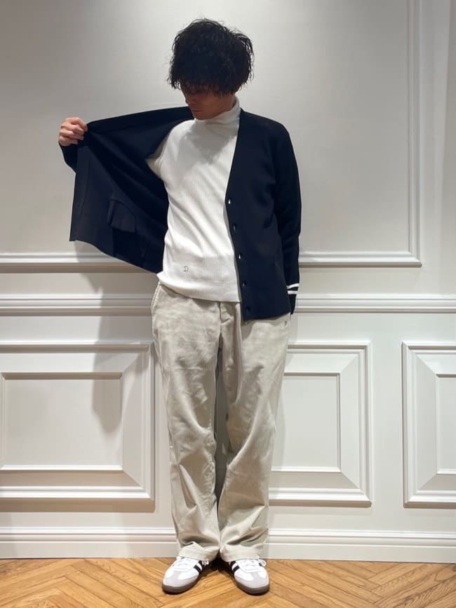 橋本さんの「DRESSTERIOR｜ウォッシャブル コットンカシミヤスムースカーディガン」を使ったコーディネート