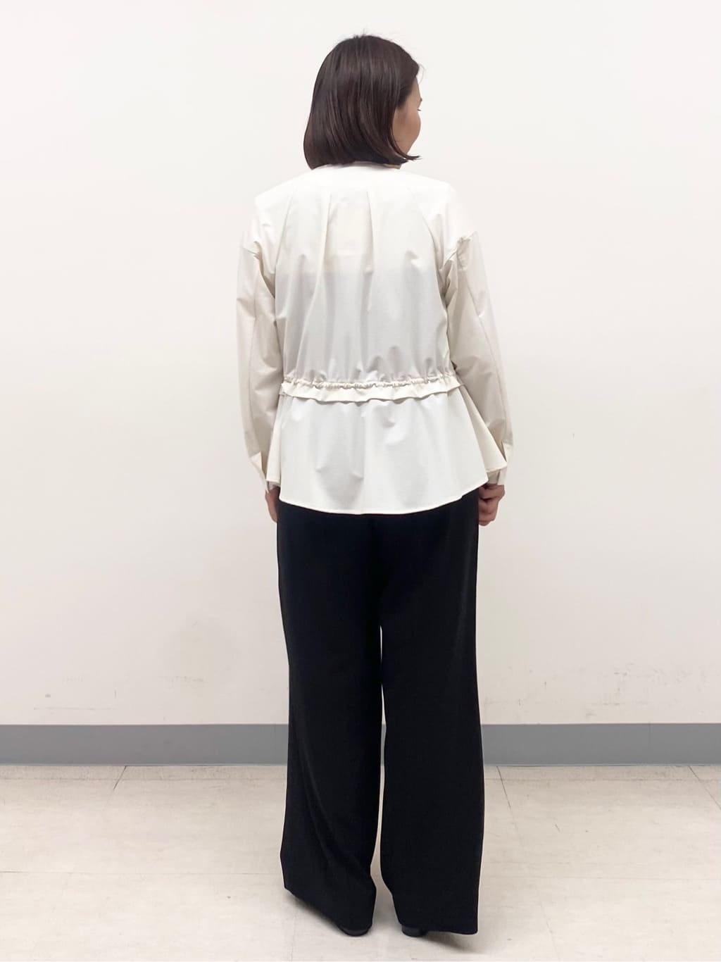 YUKARIさんの「INDIVI｜【セットアップ可能】ビスチェレイヤード風トップス」を使ったコーディネート