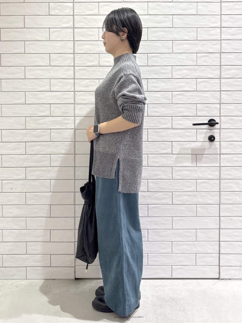 ayumiさんの「OPAQUE.CLIP｜別珍タックワイドパンツ【洗える】」を使ったコーディネート