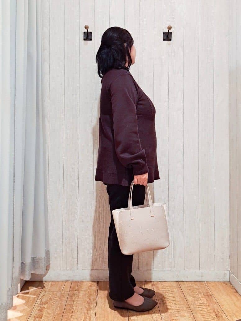kotomiさんの「SHOO･LA･RUE｜気になるお腹周りをカバー ケーブル編みペプラムニット」を使ったコーディネート