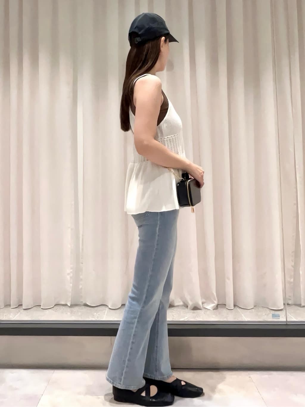 maiさんの「OPAQUE.CLIP｜カギ針風ニットキャミビスチェ【洗濯機洗い可】」を使ったコーディネート