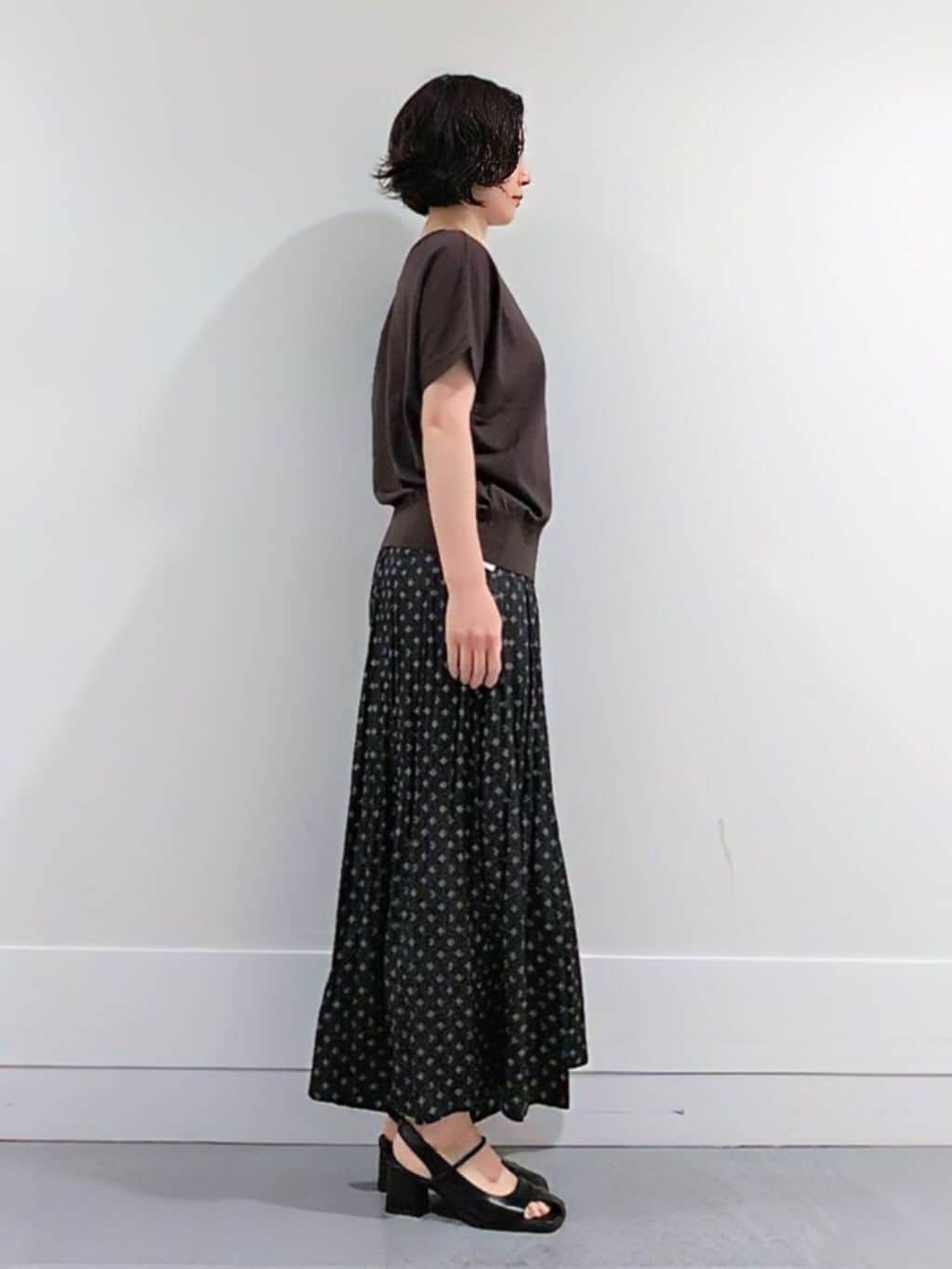 ミズタさんの「UNTITLED｜【洗える/前後2WAY】ネックプルオーバーニット」を使ったコーディネート