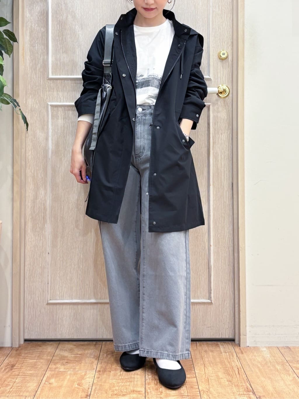 なみさんの「SHOO･LA･RUE｜グラフィックアソート ベーシックロンT」を使ったコーディネート