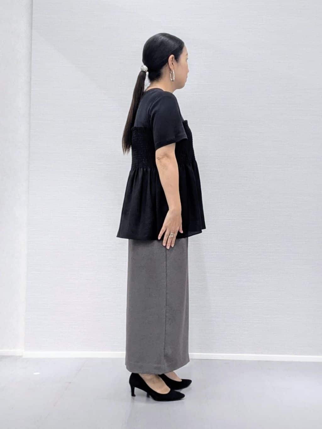 makkyさんの「UNTITLED｜【コットン100/洗える/Tシャツ】シャーリングドッキングペプラム」を使ったコーディネート