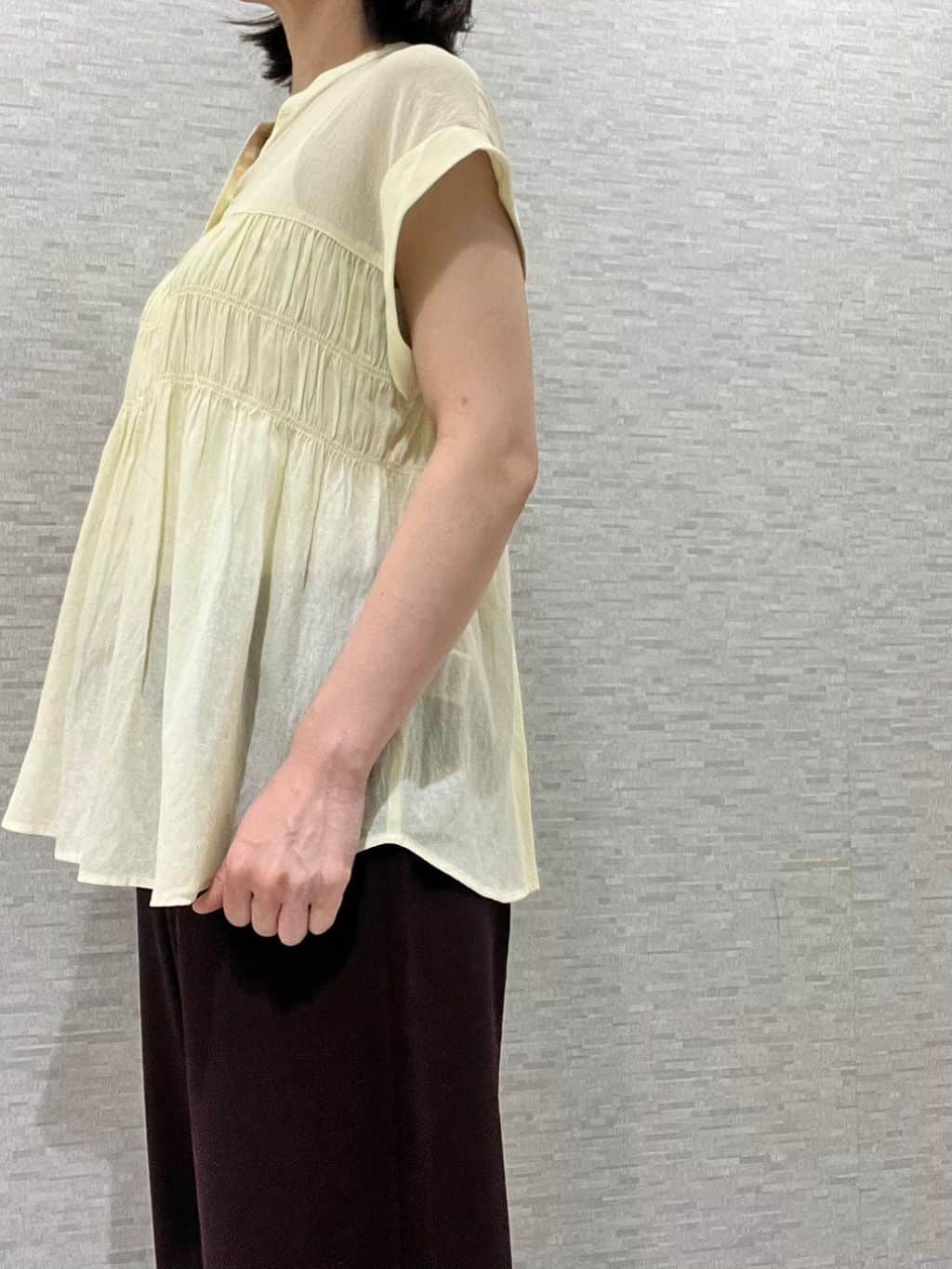 marikoさんの「Reflect｜【二の腕さりげなくカバー】シャーリングブラウス」を使ったコーディネート