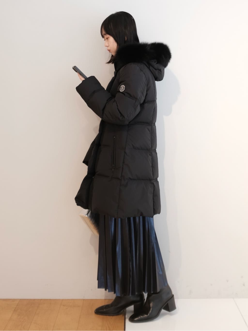 Kishimotoさんの「DRESSTERIOR｜◆【洗える/ストレッチ性/オンオフ】箔プリントプリーツスカート」を使ったコーディネート