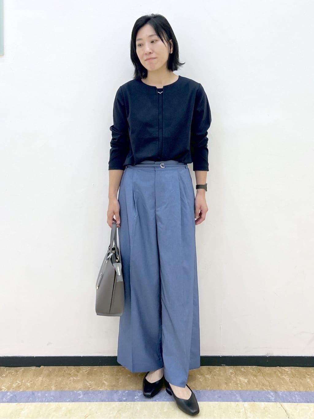 su.さんの「index｜ベルト付きストレッチワイドパンツ【洗濯機洗い可】」を使ったコーディネート