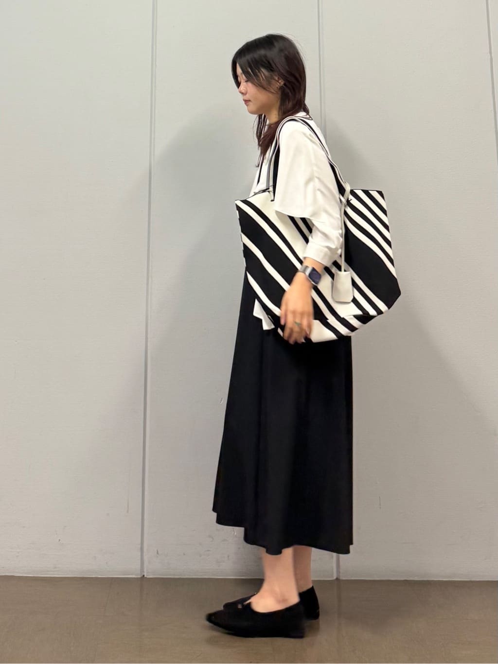 mizukiさんの「INDIVI｜【UVケア】エアリージョーゼット キャミワンピース」を使ったコーディネート