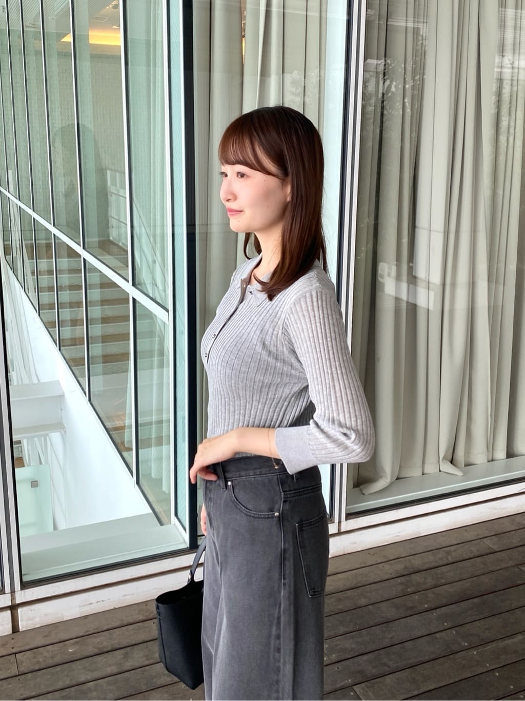 みさかさんの「index｜シアーリブ衿付きニット【洗濯機洗い可／抗ピル】」を使ったコーディネート