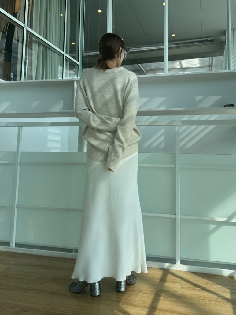 designer yukaさんの「CODE A｜M cloudy over V pullover」を使ったコーディネート