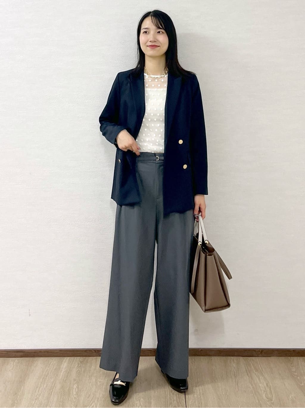 sachikoさんの「OPAQUE.CLIP｜チュールフラワー刺繍シアートップス【洗濯機OK】」を使ったコーディネート